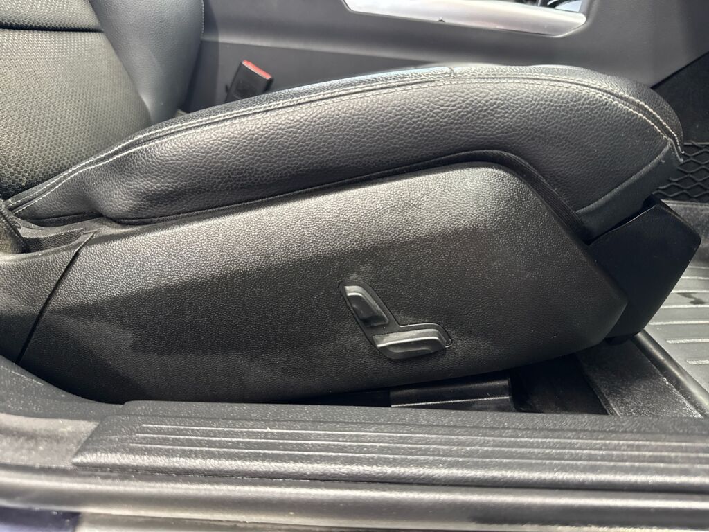 Mercedes-Benz E 2013 Sininen