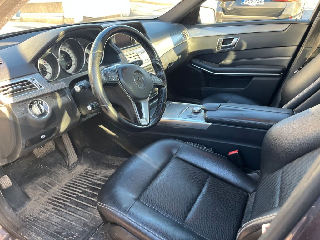 Mercedes-Benz E 2013 Sininen