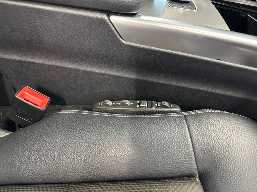 Mercedes-Benz E 2013 Sininen