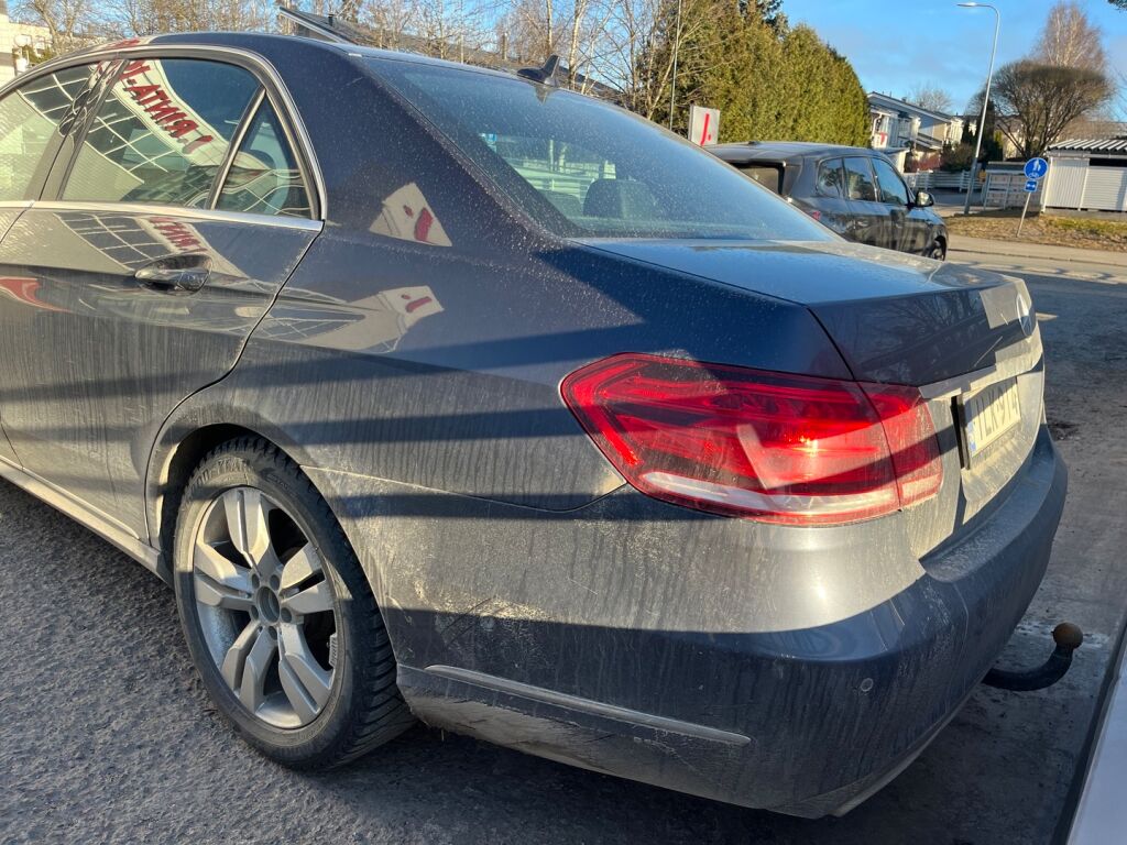 Mercedes-Benz E 2013 Sininen