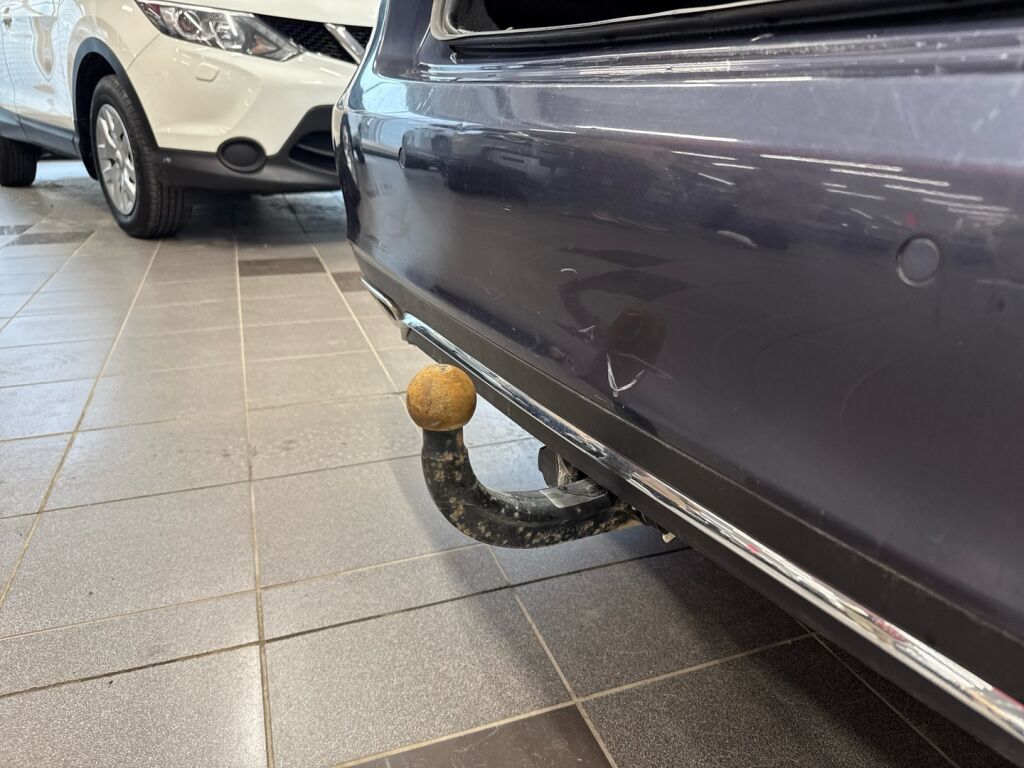 Mercedes-Benz E 2013 Sininen