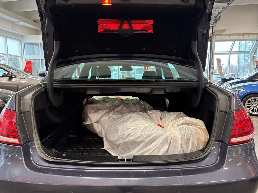 Mercedes-Benz E 2013 Sininen