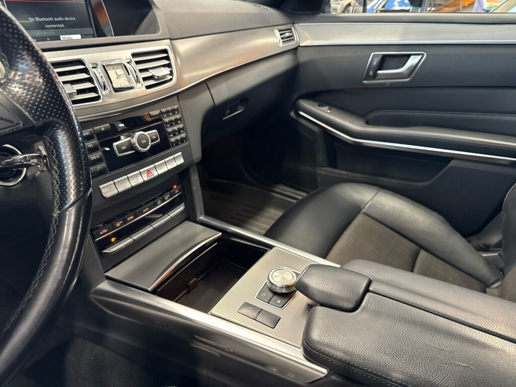 Mercedes-Benz E 2013 Sininen