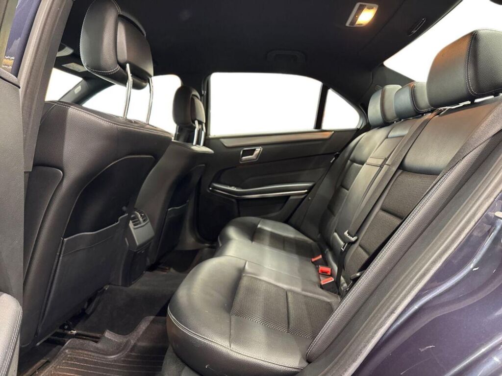 Mercedes-Benz E 2013 Sininen