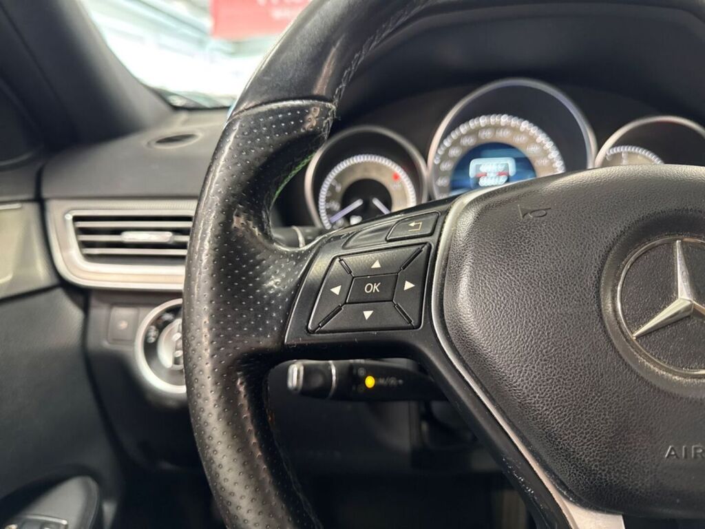 Mercedes-Benz E 2013 Sininen