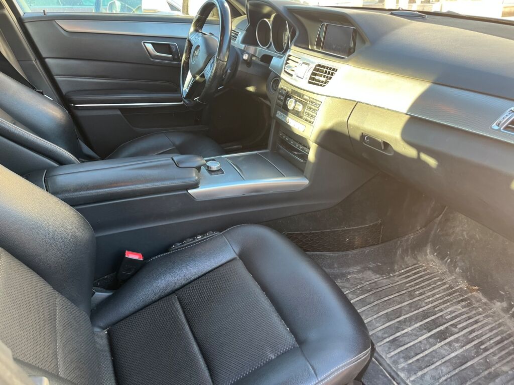 Mercedes-Benz E 2013 Sininen