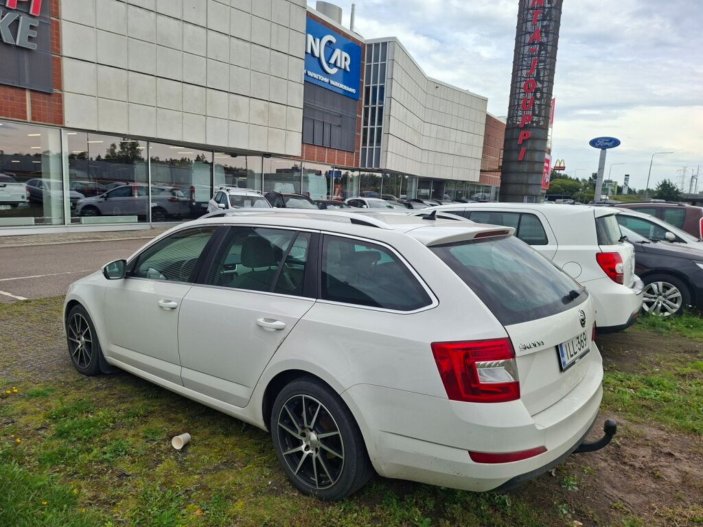 Skoda Octavia 2014 Valkoinen