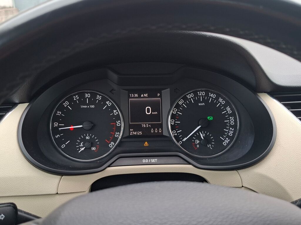 Skoda Octavia 2014 Valkoinen