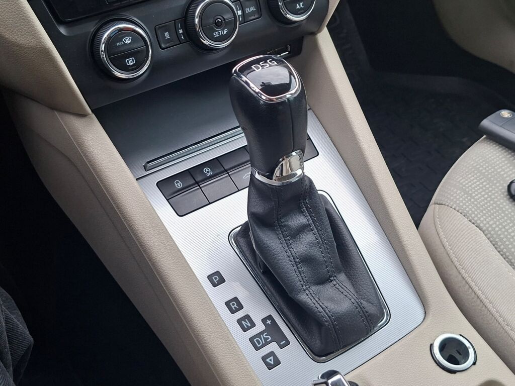 Skoda Octavia 2014 Valkoinen
