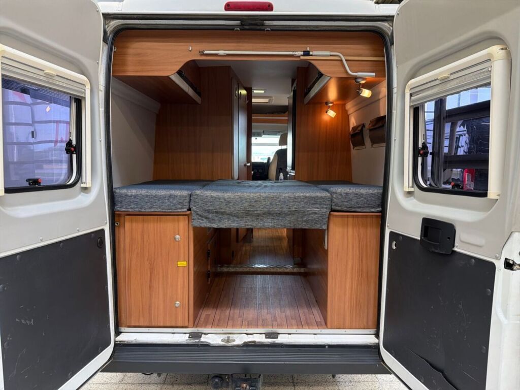 Weinsberg R 47 2014 Valkoinen