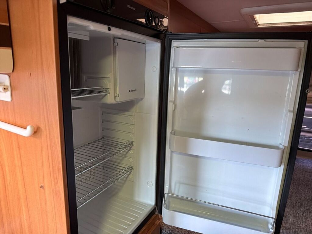 Weinsberg R 47 2014 Valkoinen