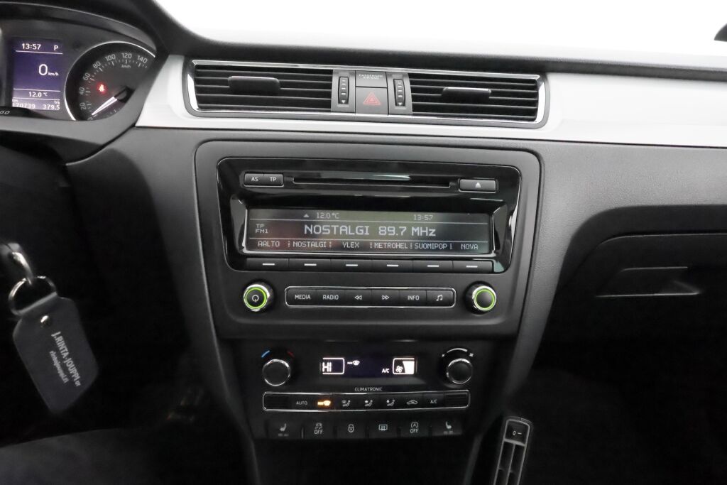 Skoda Rapid 2014 Punainen