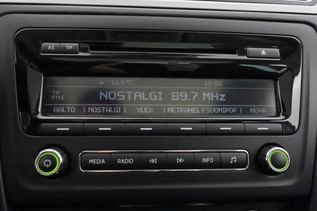 Skoda Rapid 2014 Punainen