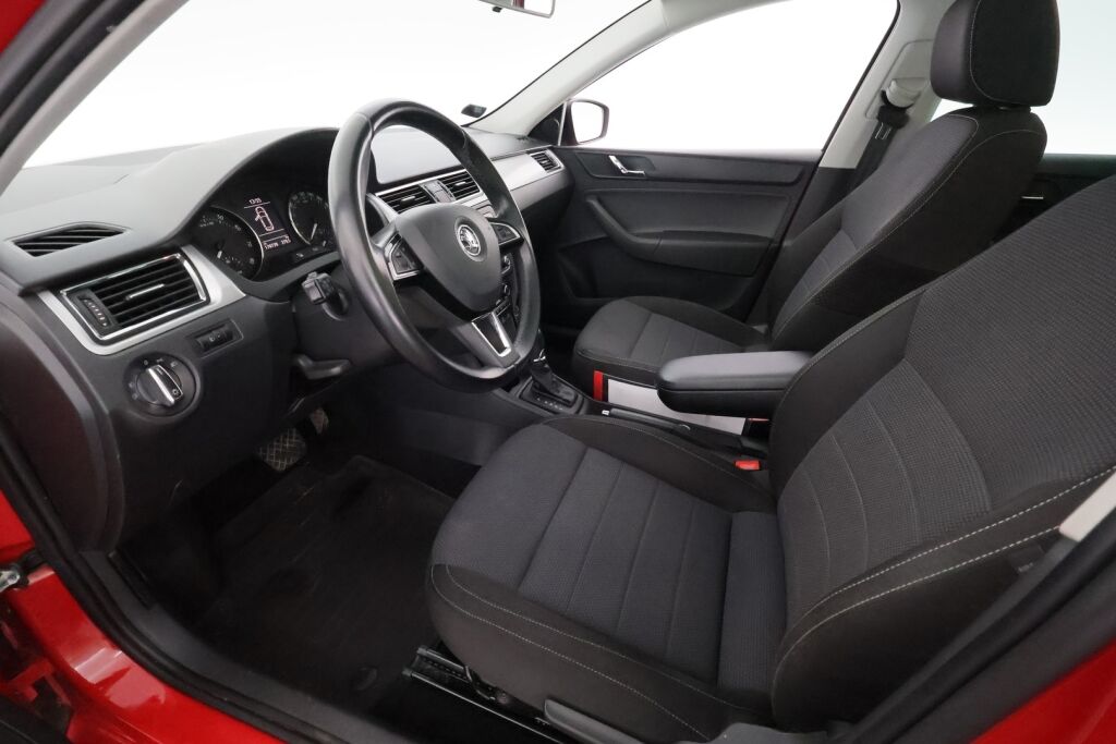 Skoda Rapid 2014 Punainen