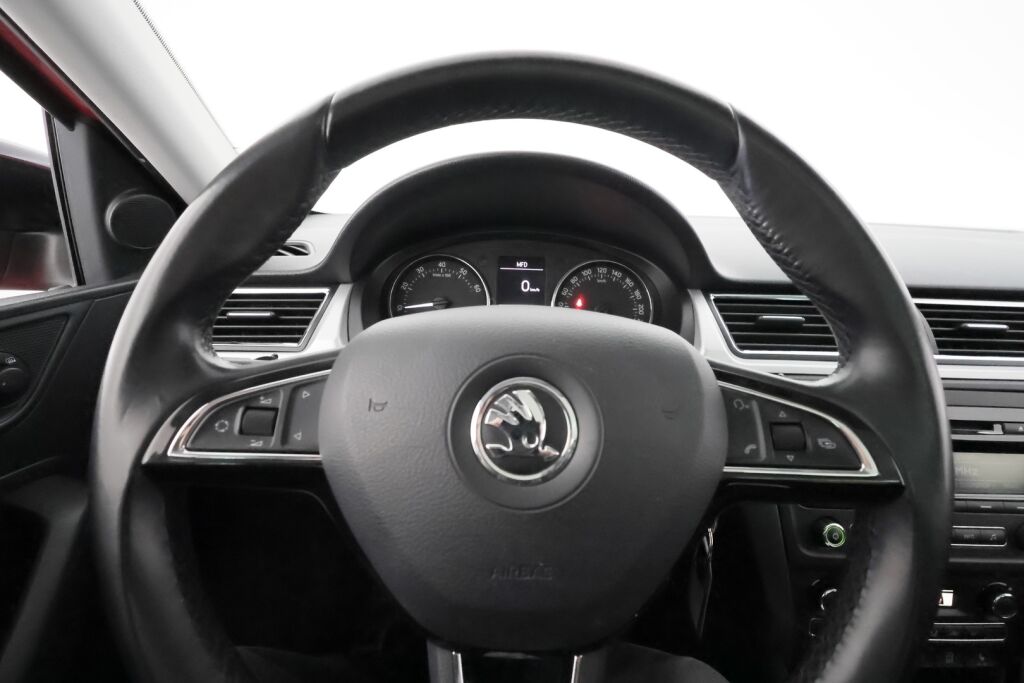 Skoda Rapid 2014 Punainen