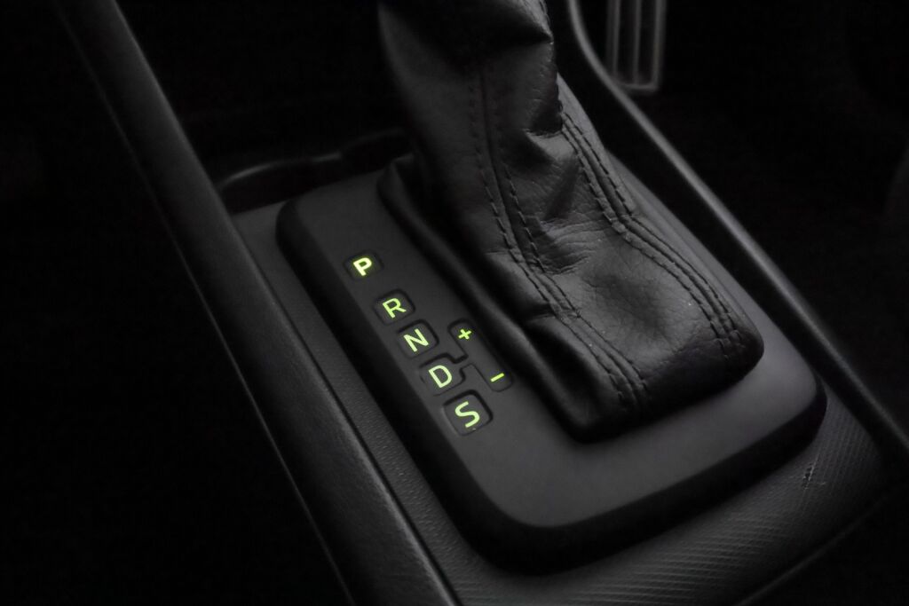 Skoda Rapid 2014 Punainen