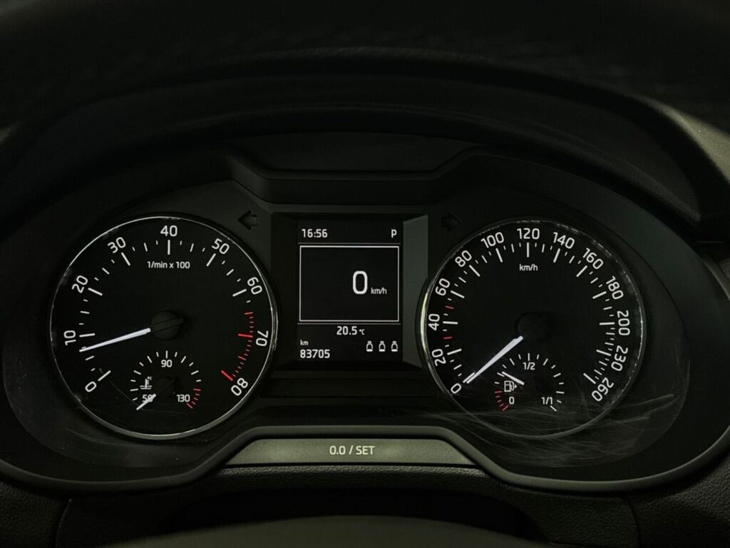 Skoda Octavia 2014 Punainen