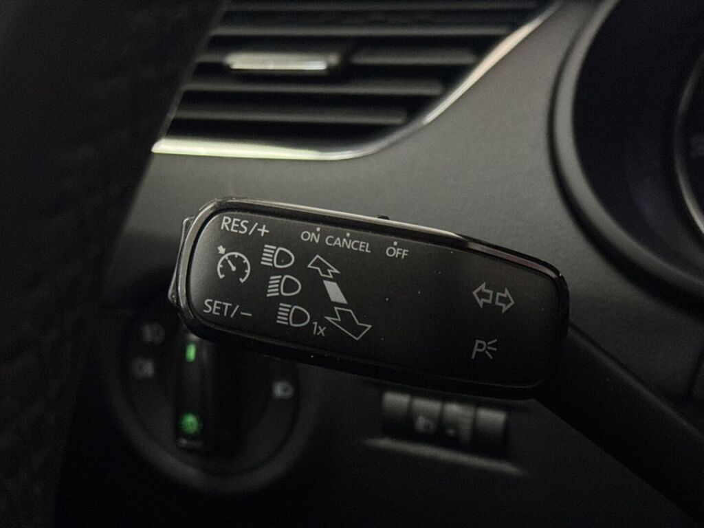 Skoda Octavia 2014 Punainen