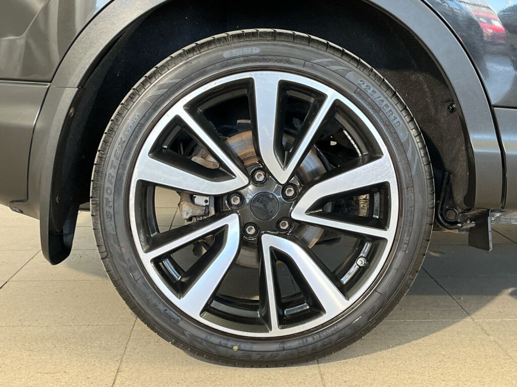 Nissan Qashqai 2014 Musta