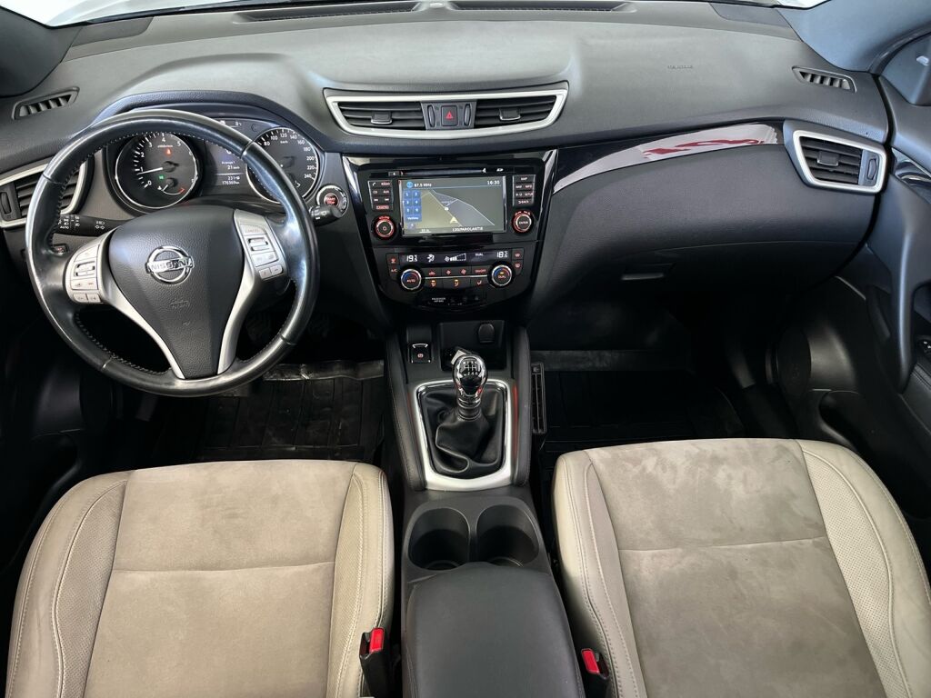 Nissan Qashqai 2014 Musta