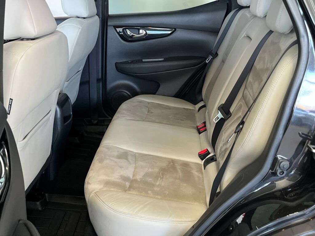 Nissan Qashqai 2014 Musta