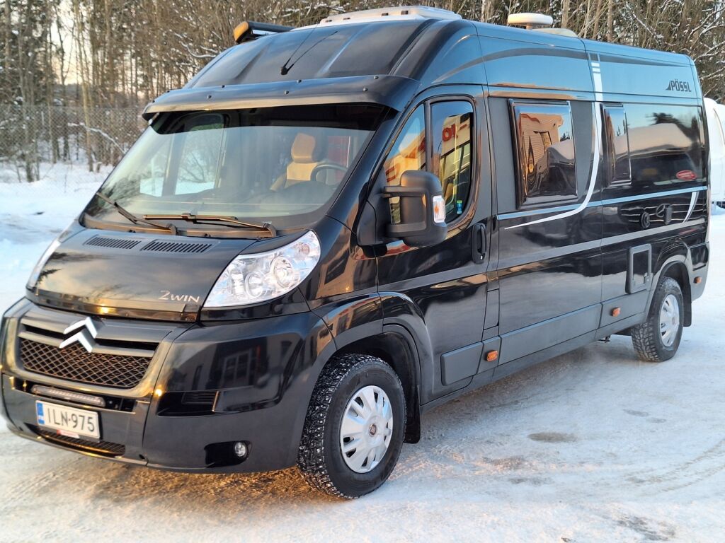 Pössl 2 WIN VAN 600 2014 Musta
