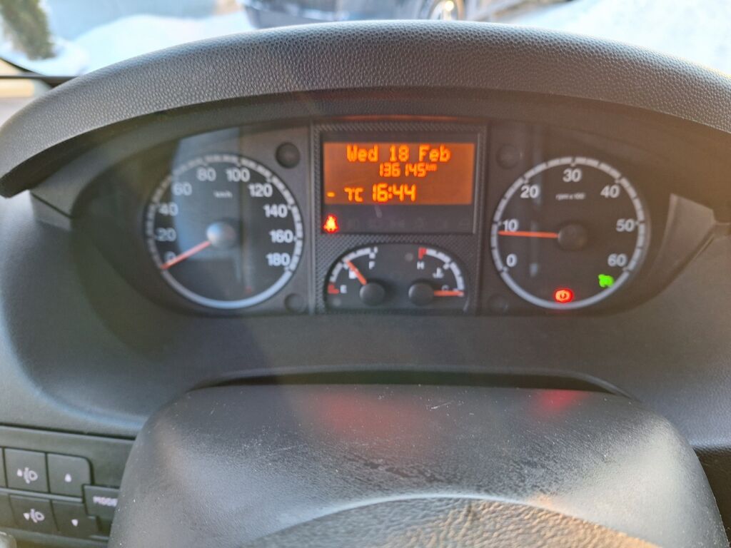 Pössl 2 WIN VAN 600 2014 Musta