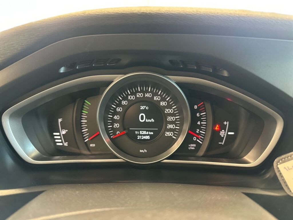 Volvo V40 2014 Harmaa
