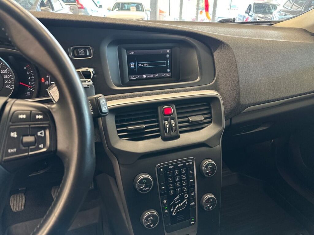 Volvo V40 2014 Harmaa