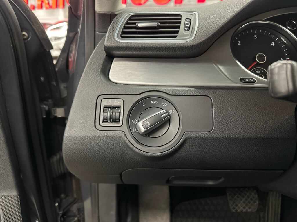 Volkswagen Passat 2014 Harmaa