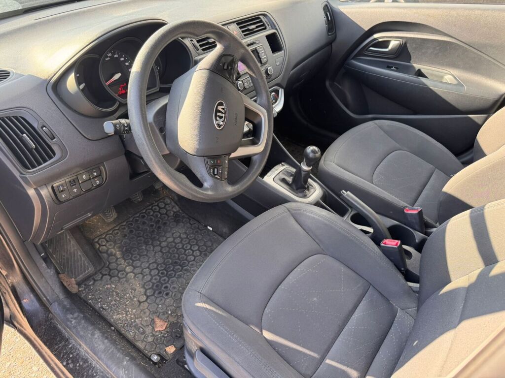 Kia Rio 2014 Musta