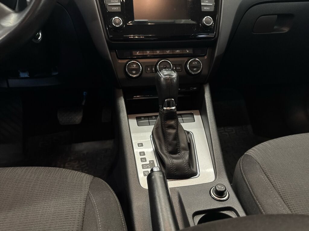 Skoda Octavia 2014 Ruskea (beige)
