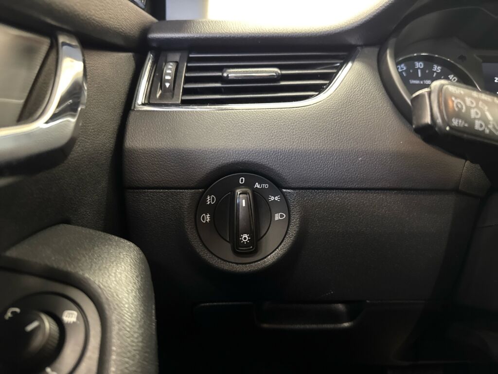 Skoda Octavia 2014 Ruskea (beige)