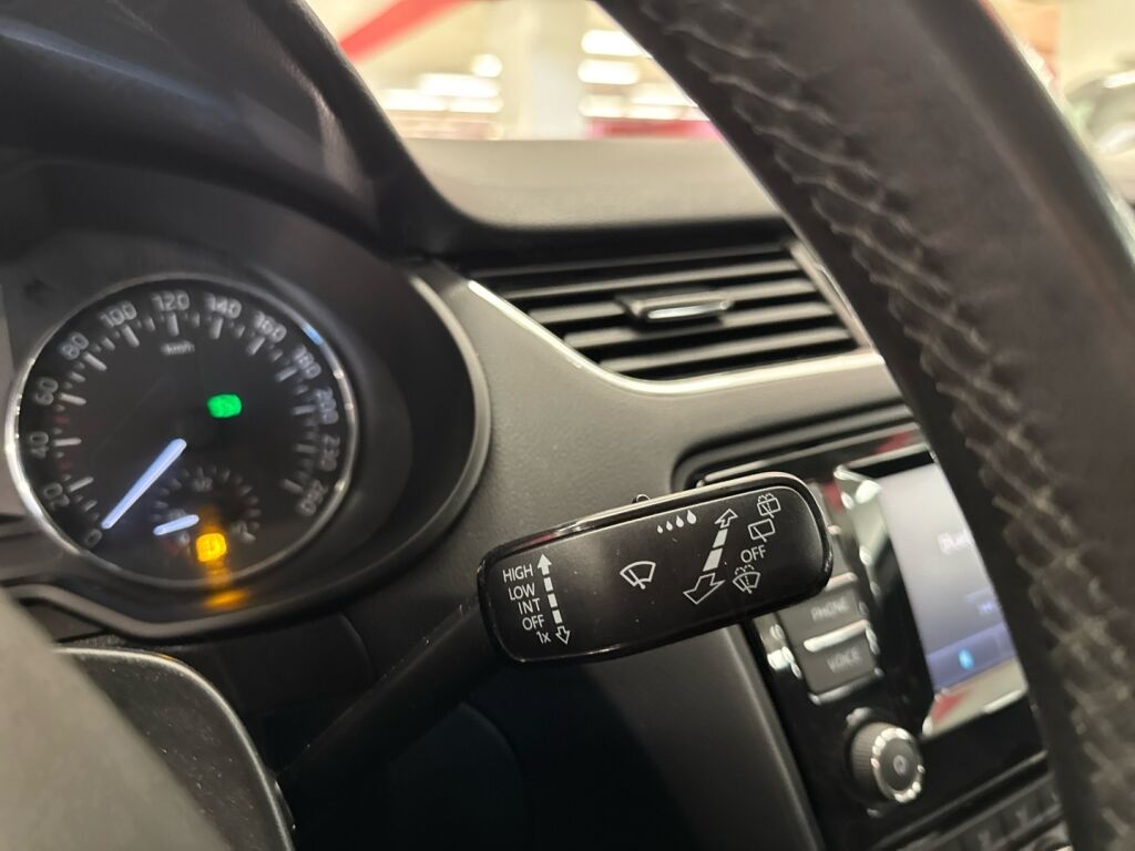 Skoda Octavia 2014 Ruskea (beige)
