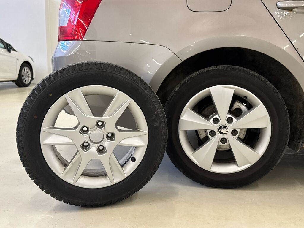 Skoda Octavia 2014 Ruskea (beige)