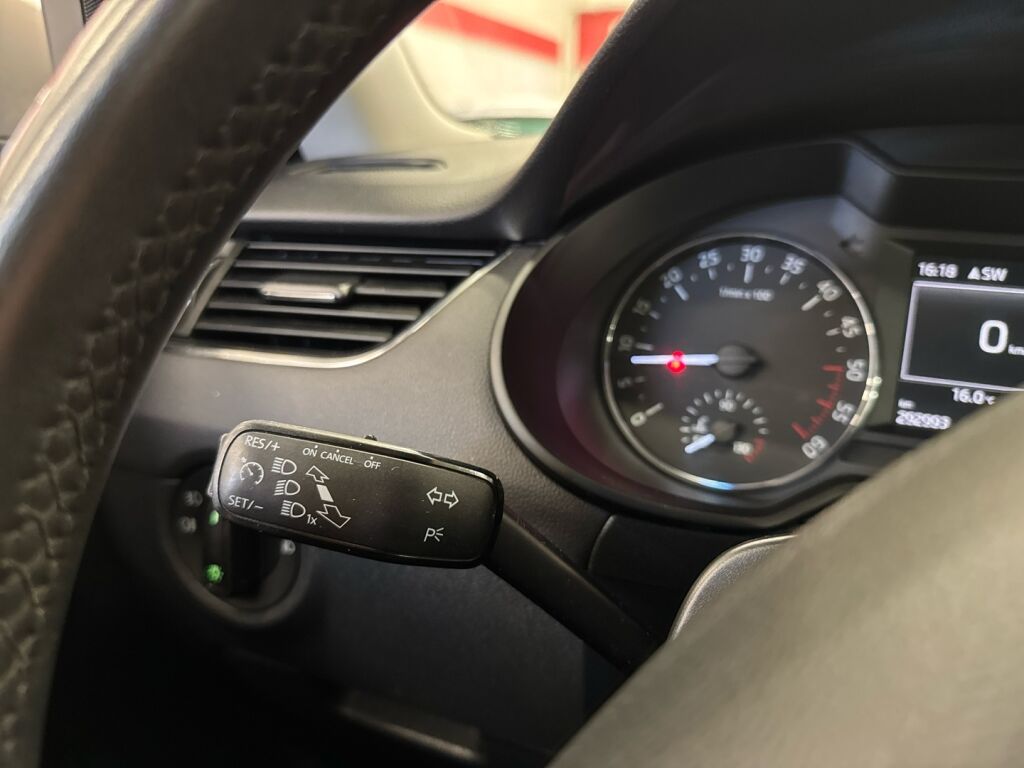 Skoda Octavia 2014 Ruskea (beige)