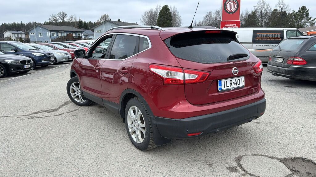 Nissan Qashqai 2014 Punainen