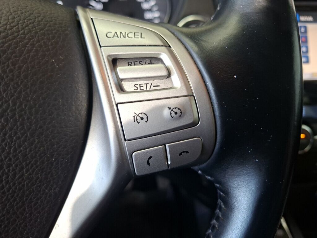 Nissan Qashqai 2014 Punainen