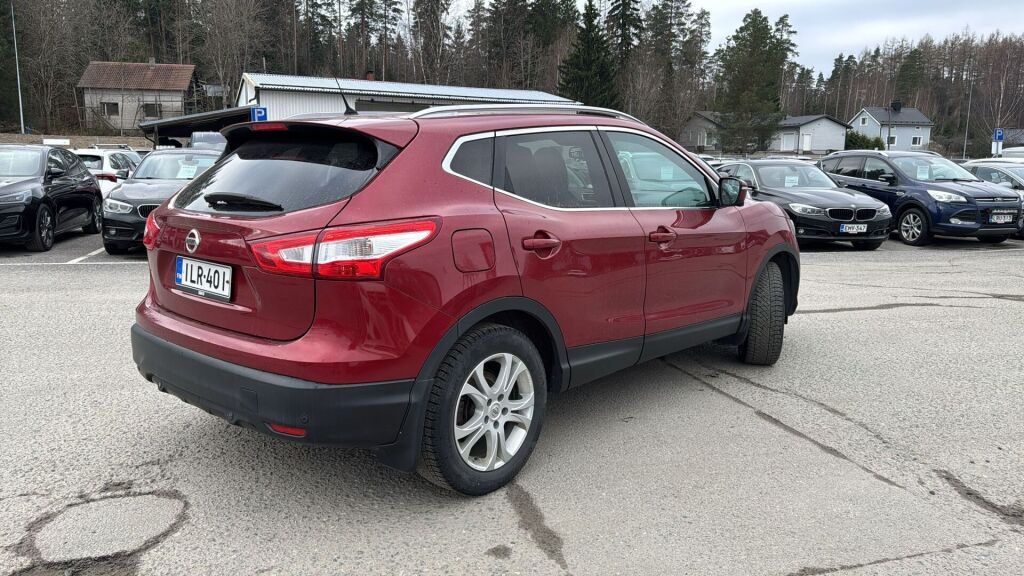 Nissan Qashqai 2014 Punainen