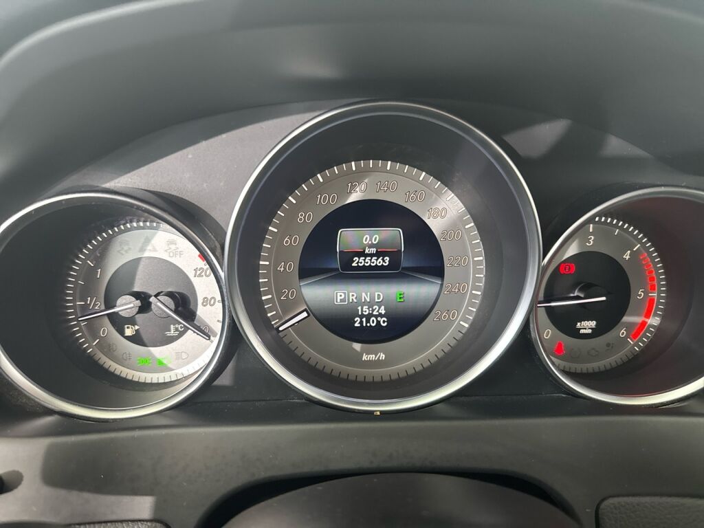 Mercedes-Benz C 2014 Harmaa