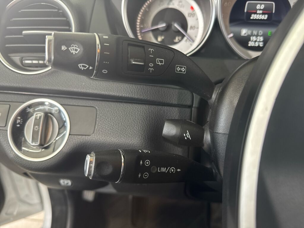 Mercedes-Benz C 2014 Harmaa