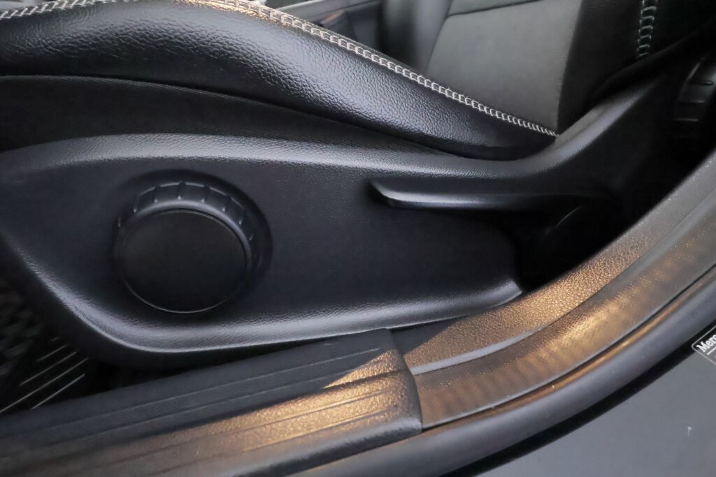 Mercedes-Benz GLA 2015 Musta