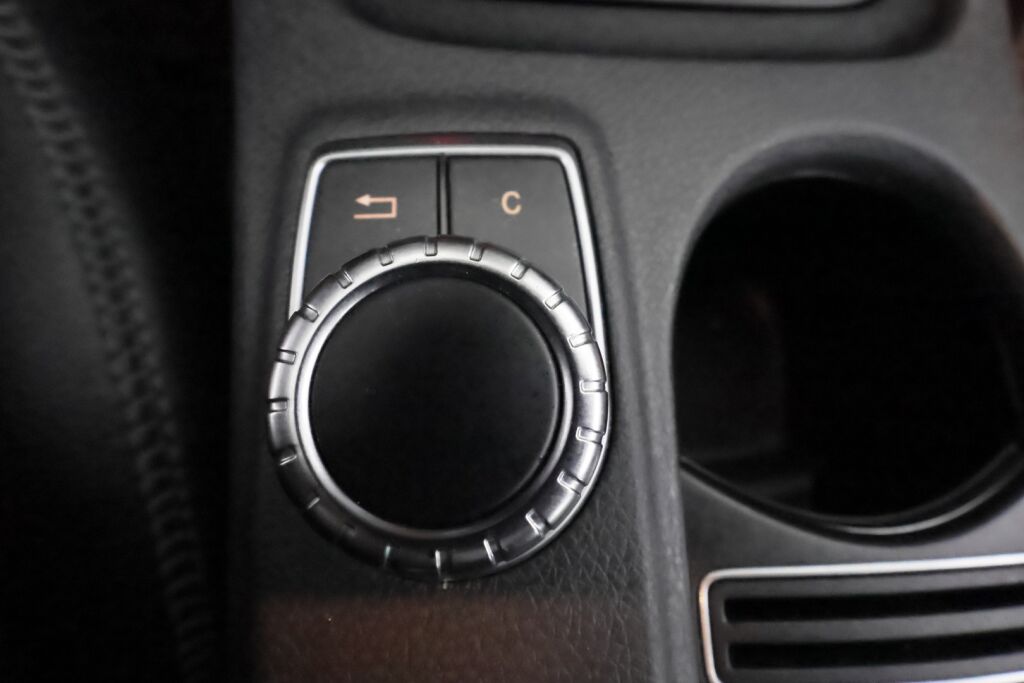 Mercedes-Benz GLA 2015 Musta