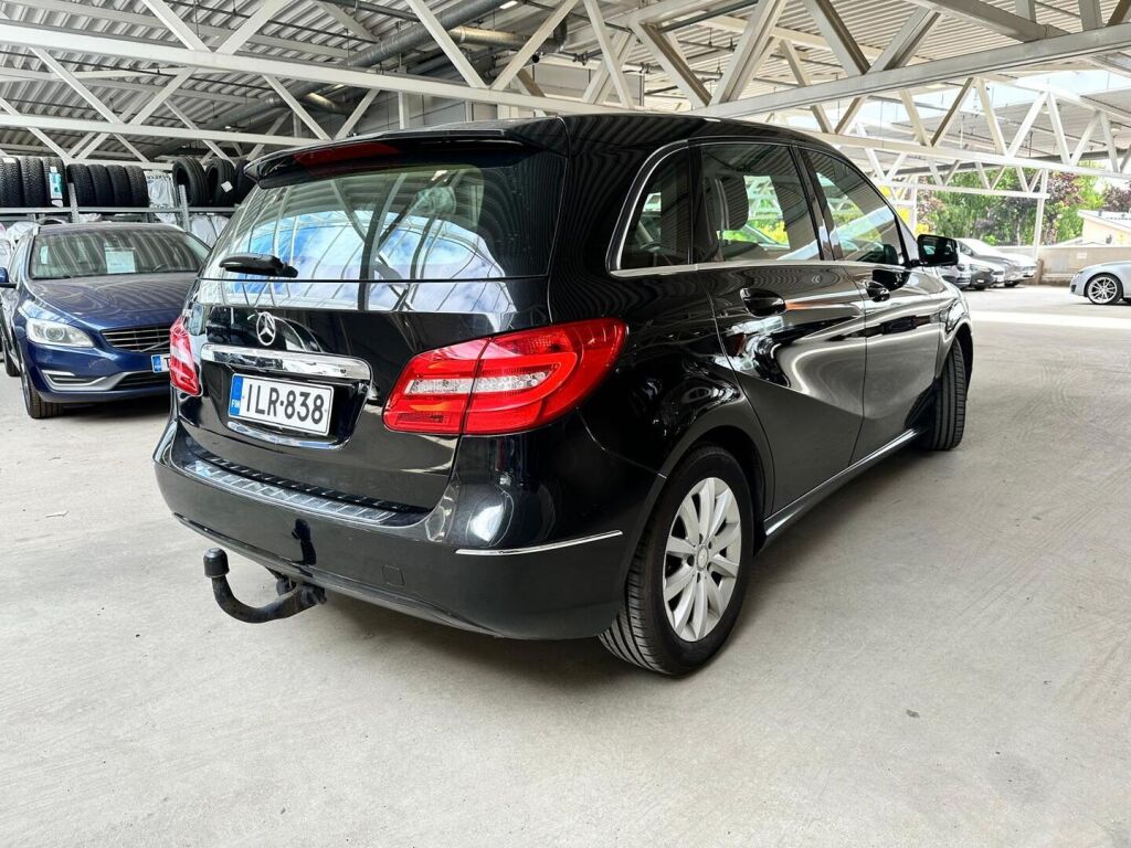Mercedes-Benz B 2014 Musta
