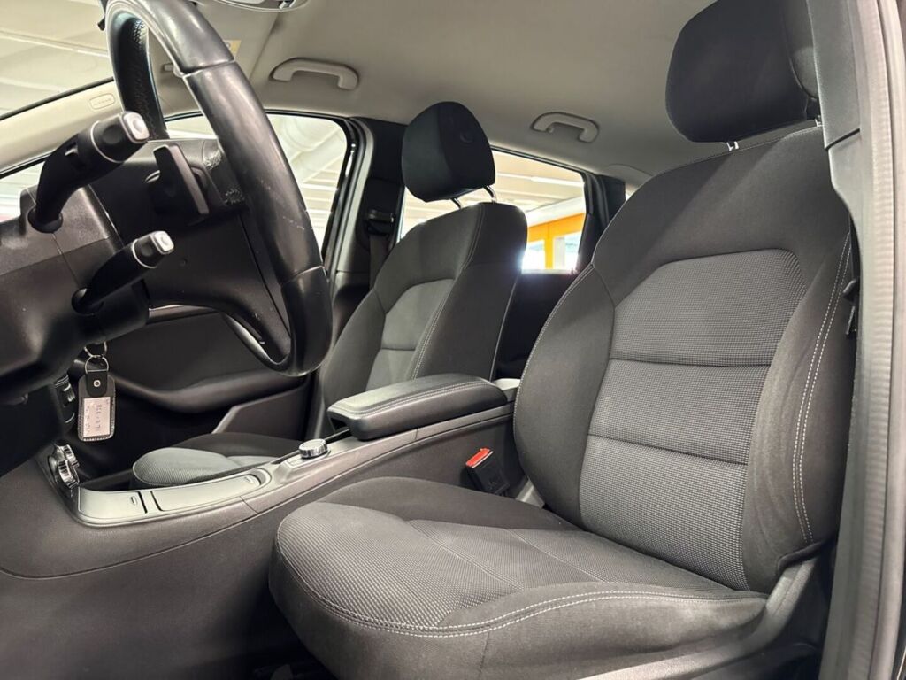 Mercedes-Benz B 2014 Musta