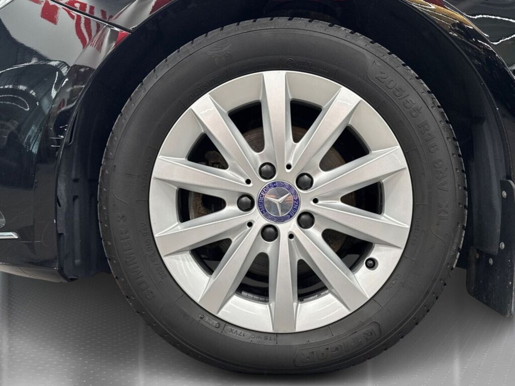 Mercedes-Benz B 2014 Musta