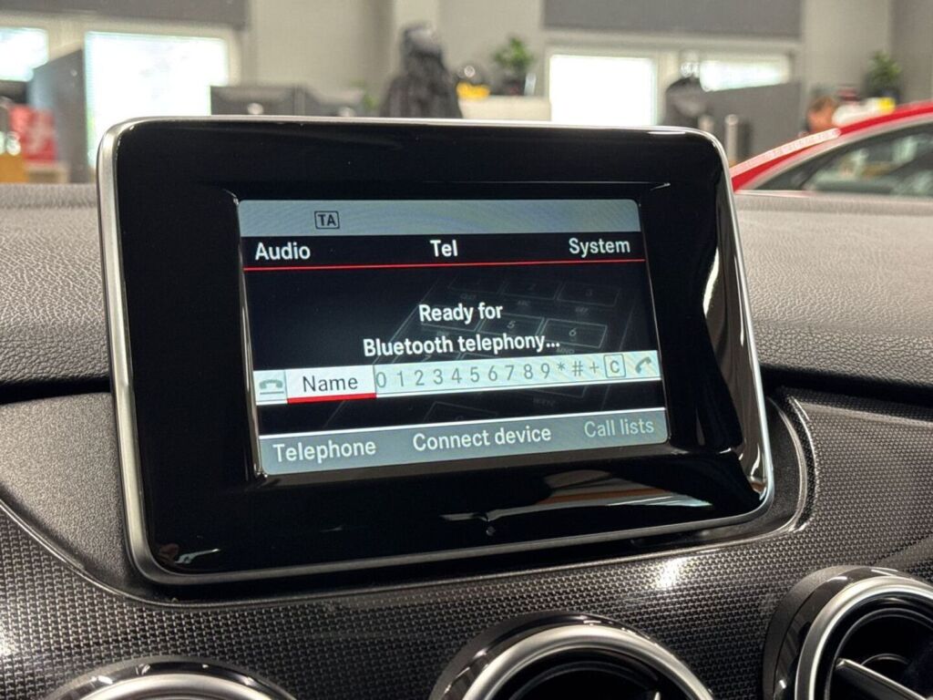 Mercedes-Benz B 2014 Musta