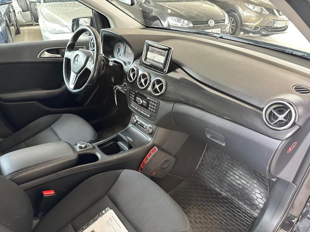 Mercedes-Benz B 2014 Musta