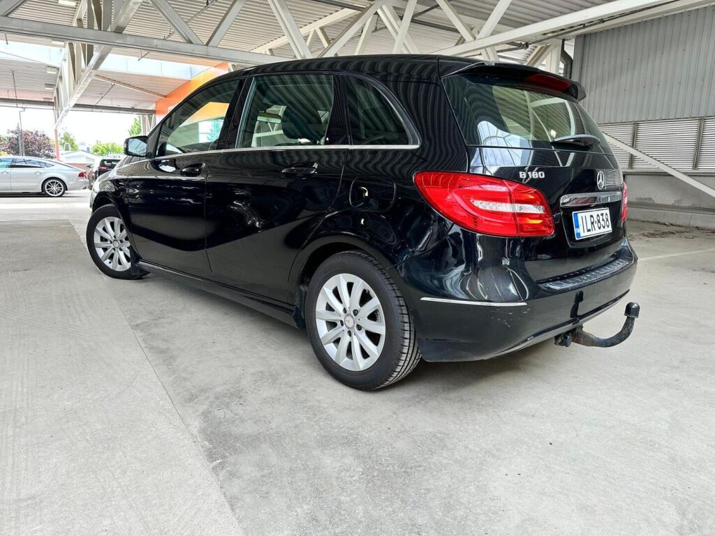 Mercedes-Benz B 2014 Musta