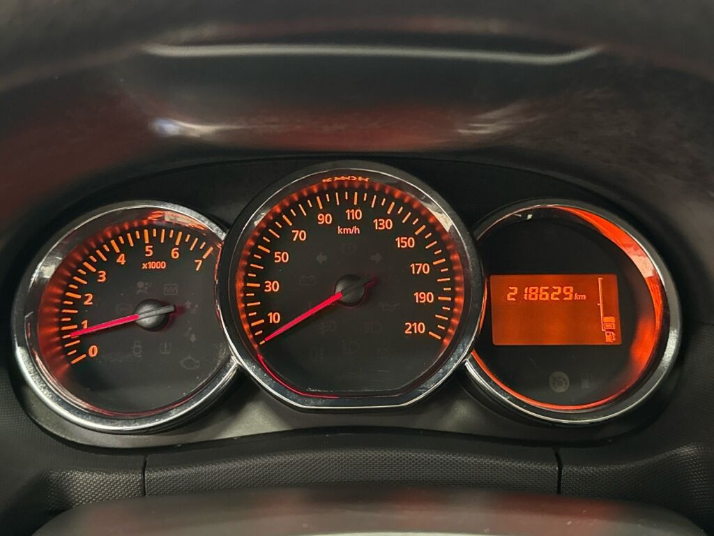 Dacia Duster 2014 Musta